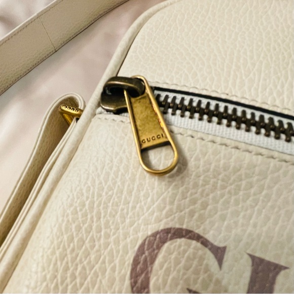 Gucci Vintage Logo Vertical Leather Crossbody - Picture 5 of 8